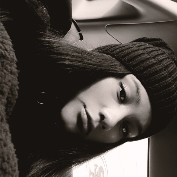 Meet your Posher, Viviana - Picture 1 of 1